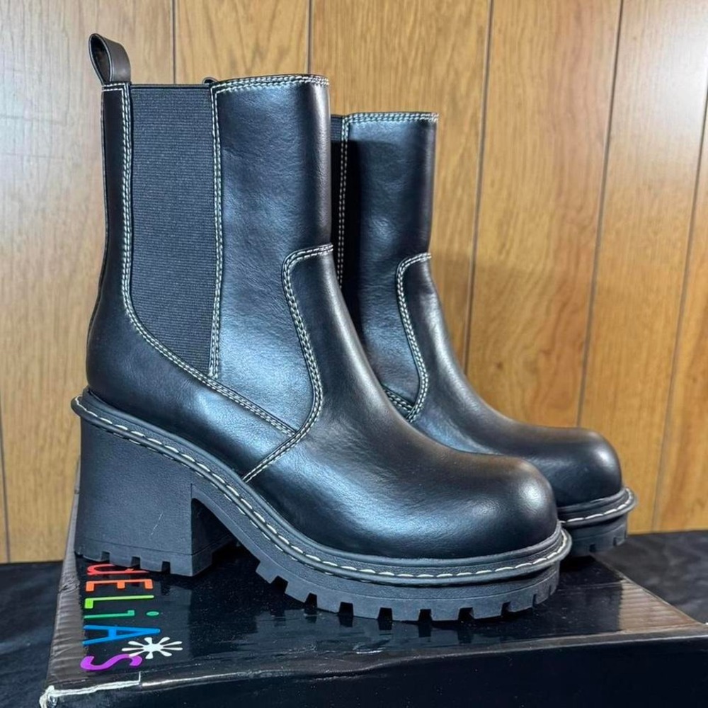 Dolls Kill Black leather Chelsea ankle boots 2.5" heel Size 10 Womens NEW